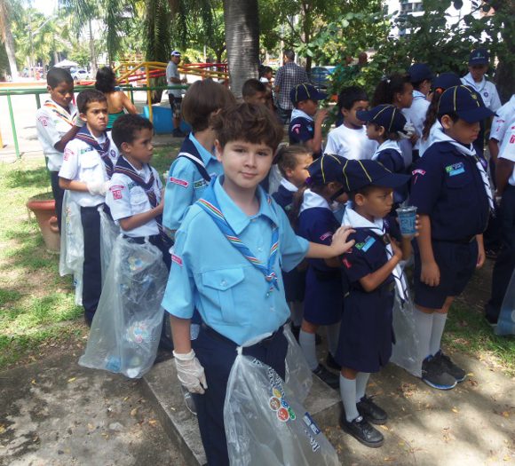 Participação dos Escoteiros no Limpa Brasil – Recife 2014