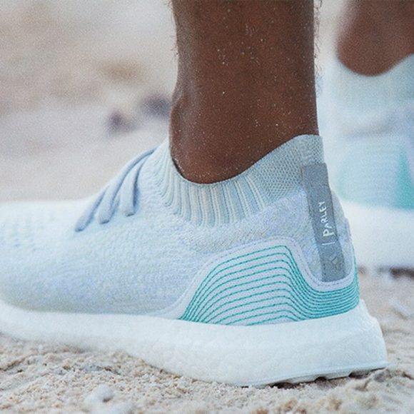 Adidas vai produzir 11 milhões de tênis com plásticos retirados dos oceanos