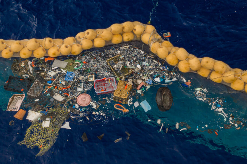 the ocean cleanup Como uma mancha de lixo no oceano se tornou maior que a França